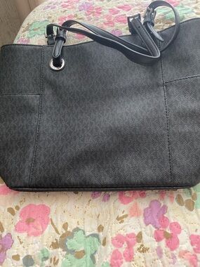 Everyday Black Women's Tote Bag with Adjustable Straps